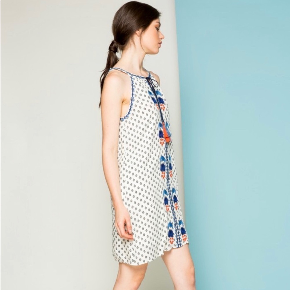 NEW THML Floral Embroidered Tunic Halter Neck Mini Dress size XS - Picture 2 of 16